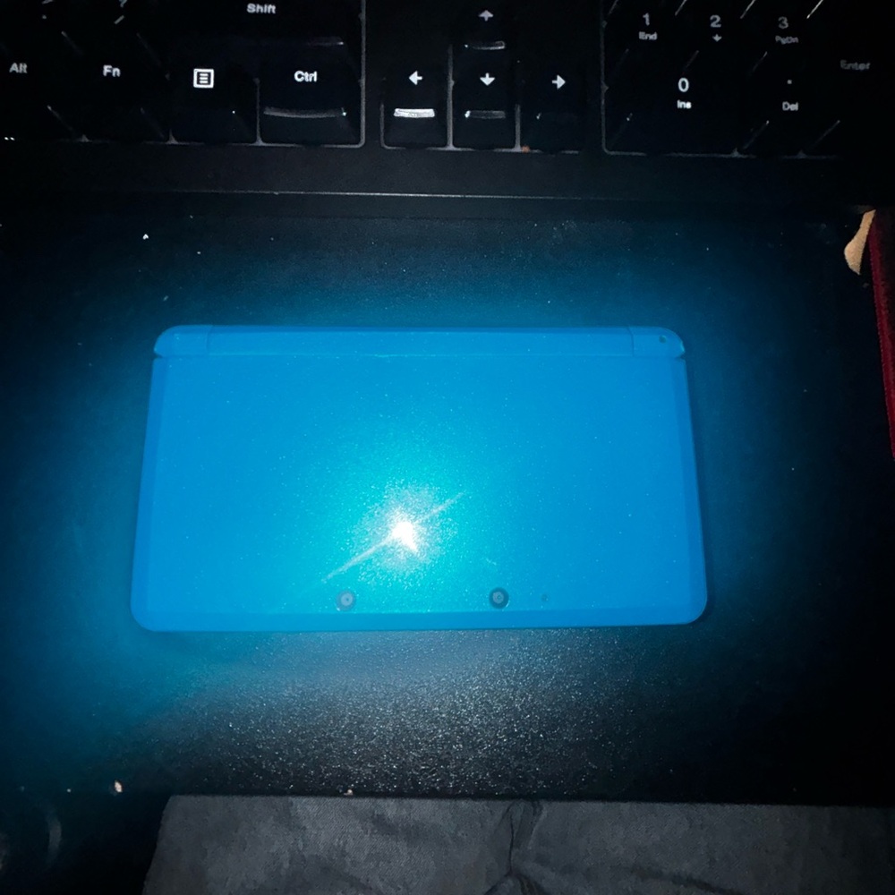 MODDED 3DS (CHARGER INCLUDED)